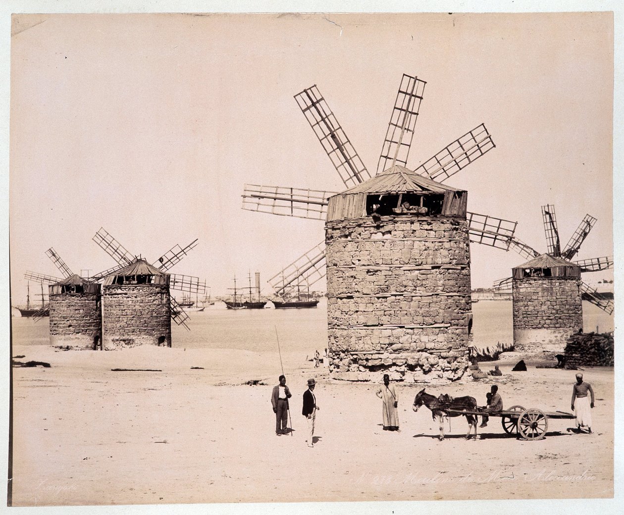 Moulins a Alexandria - fotografi av bröderna Zangali, sent 1800-tal av Brothers Zangaki