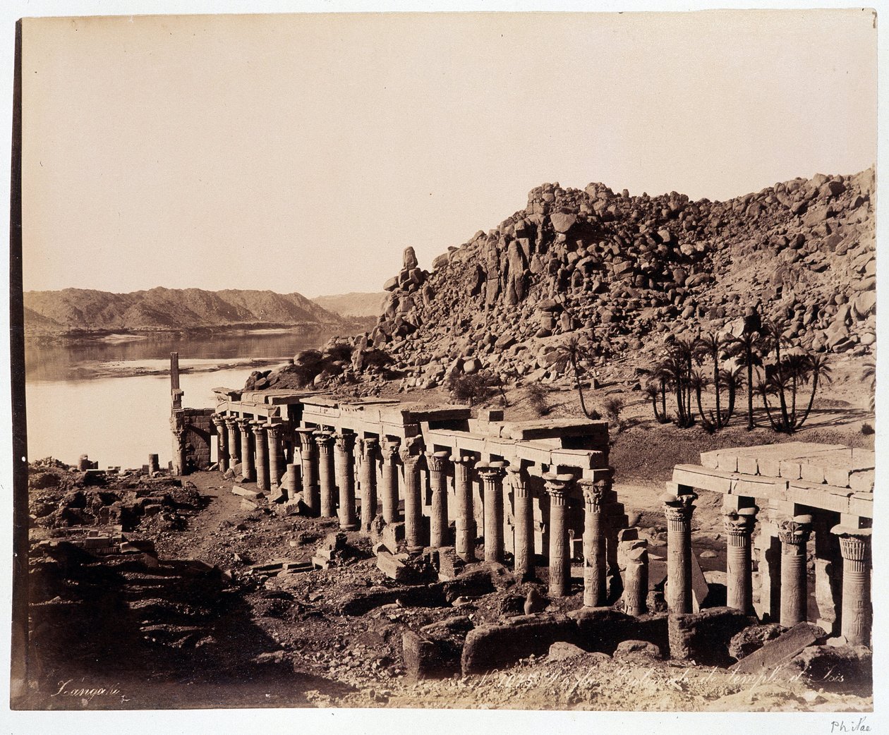 Ruinerna av templet Isis i Egypten - fotografi av bröderna Zangali, sent 1800-tal av Brothers Zangaki