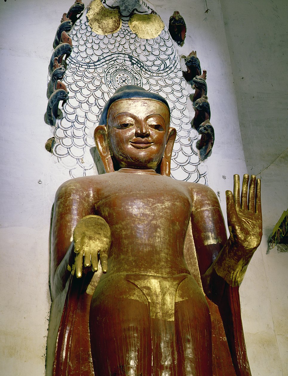 Staty av en stående Buddha av Burmese School