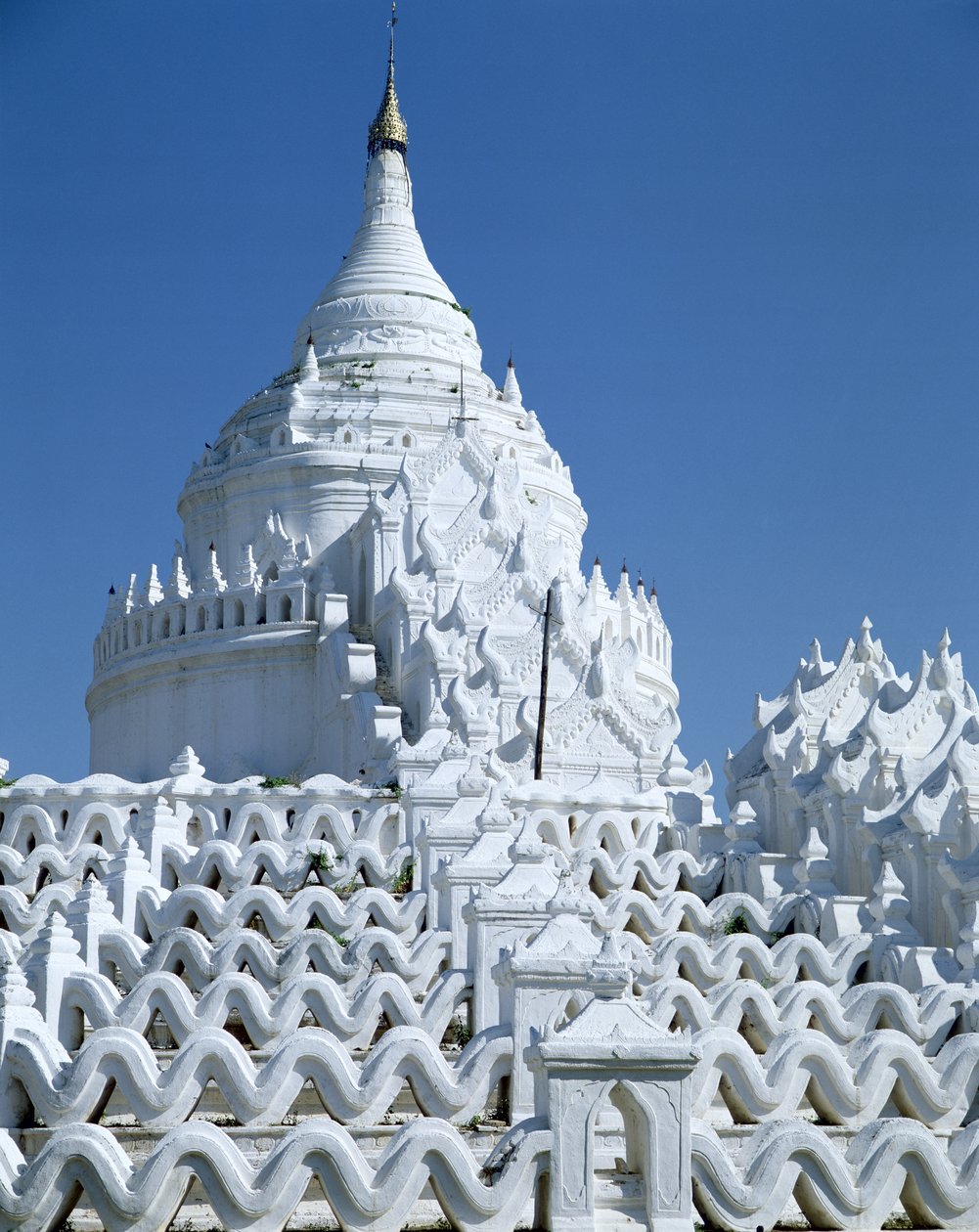 Hsinbyume Paya, byggd 1816 av Burmese School