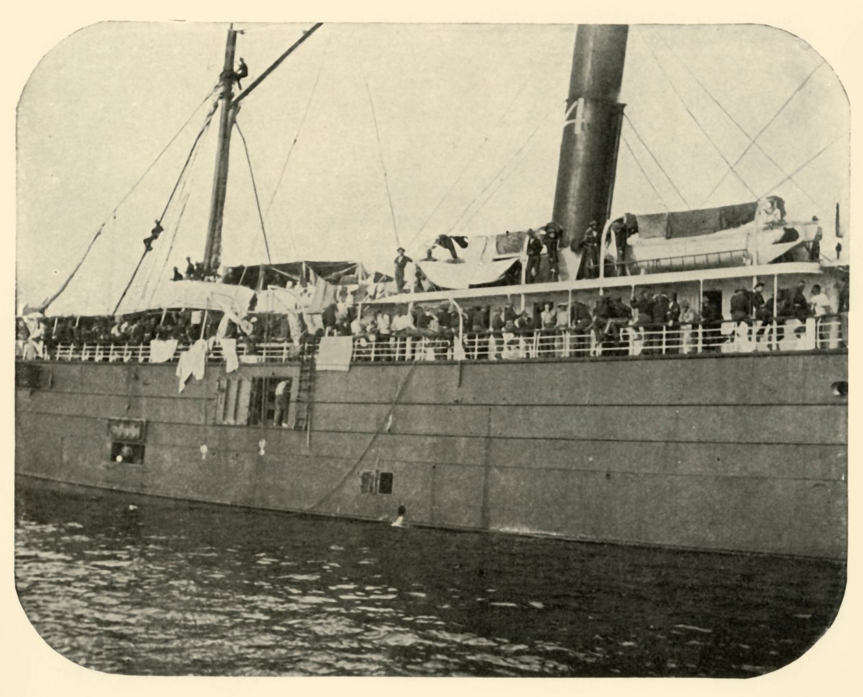 Cherokee: in the Bay, spansk-amerikanska kriget, juni 1898, 1899. av Burr McIntosh
