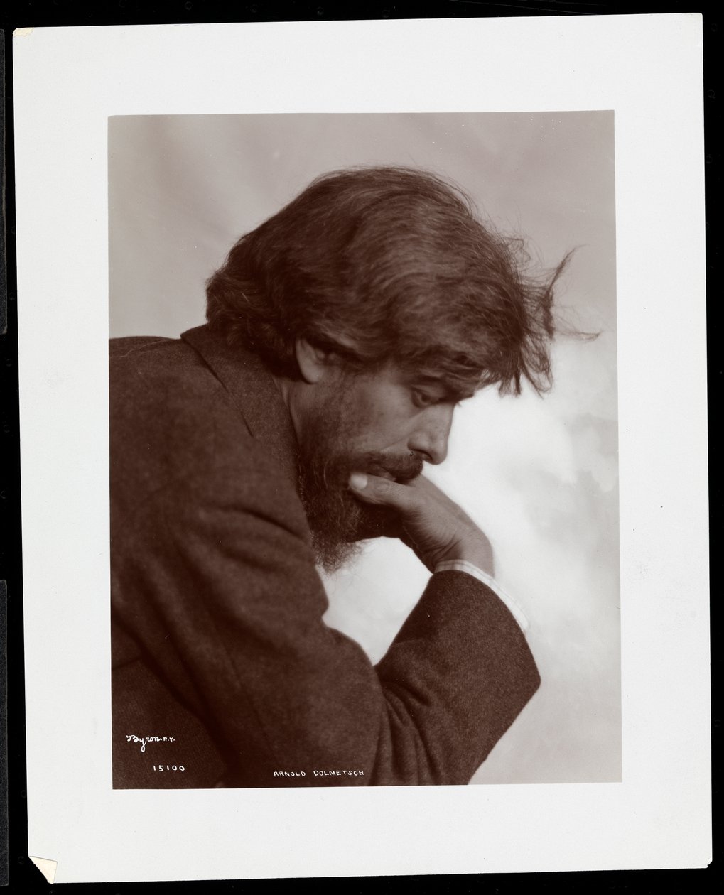 Arnold Dolmetsch, ca 1902 (kollotyp) av Byron Company