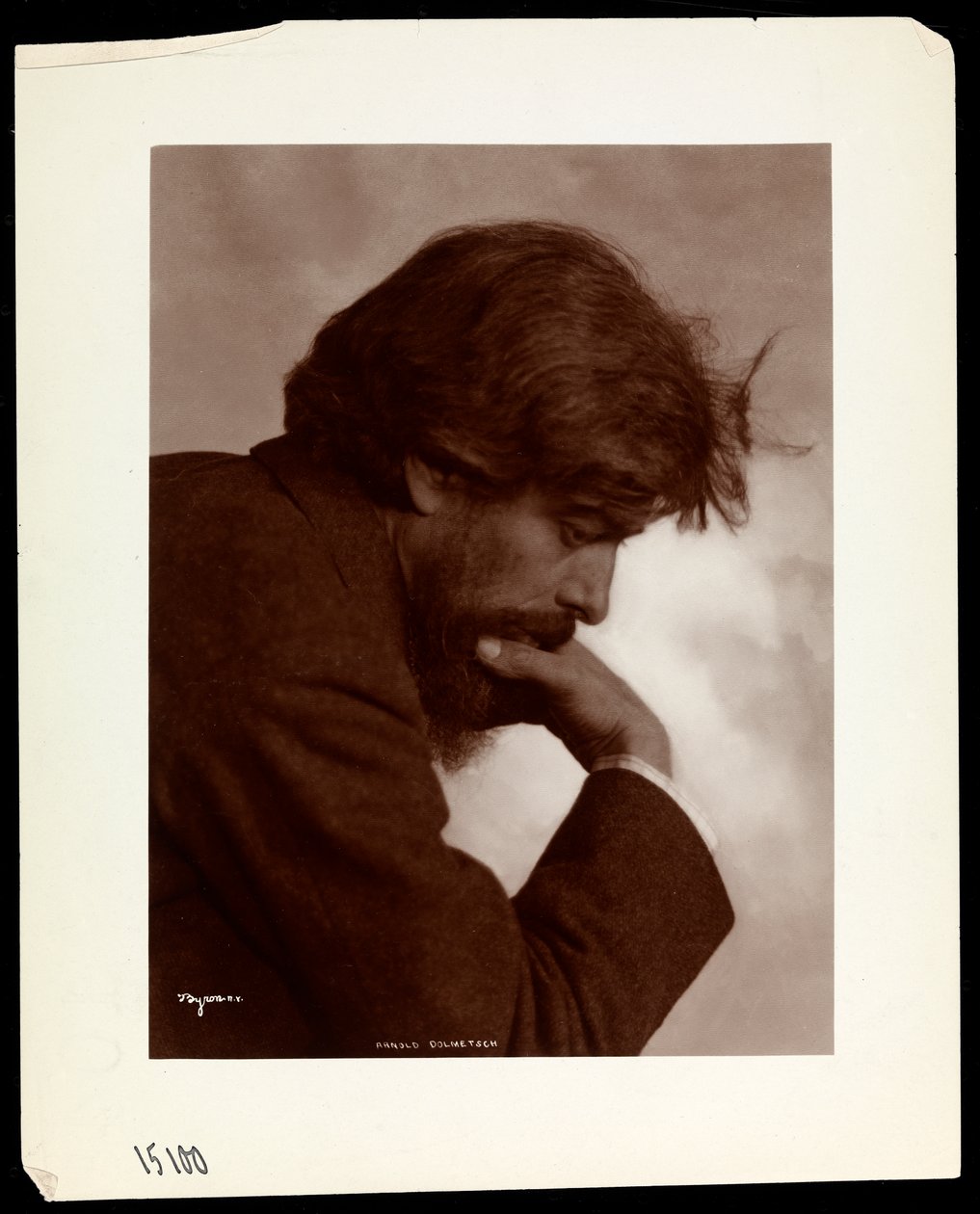 Arnold Dolmetsch, ca 1902 (silvergelatintryck) av Byron Company