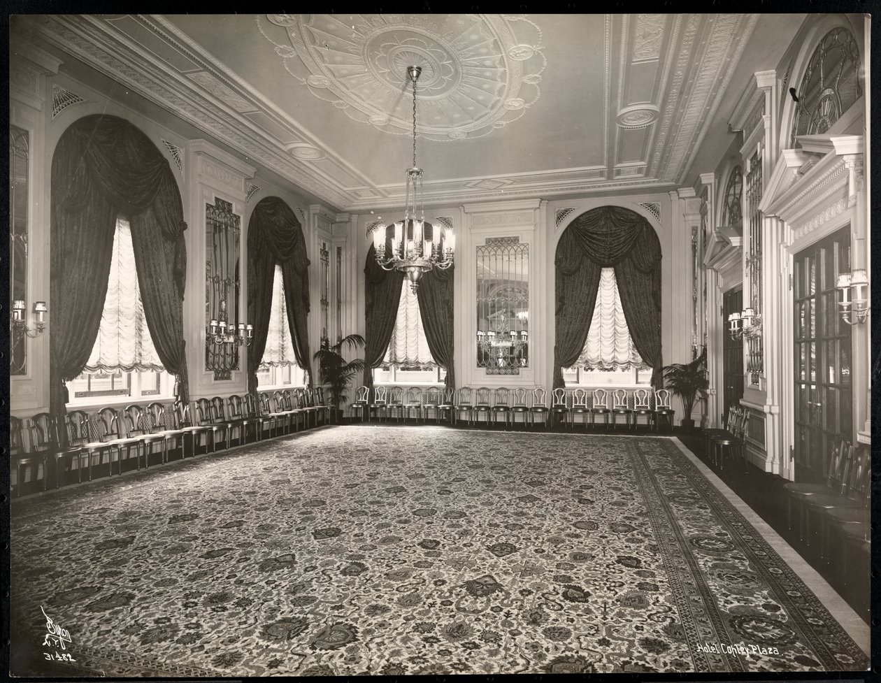 Ballrummet på Copley Plaza hotel, Boston, 1912 eller 1913 (silvergelatinprint) av Byron Company
