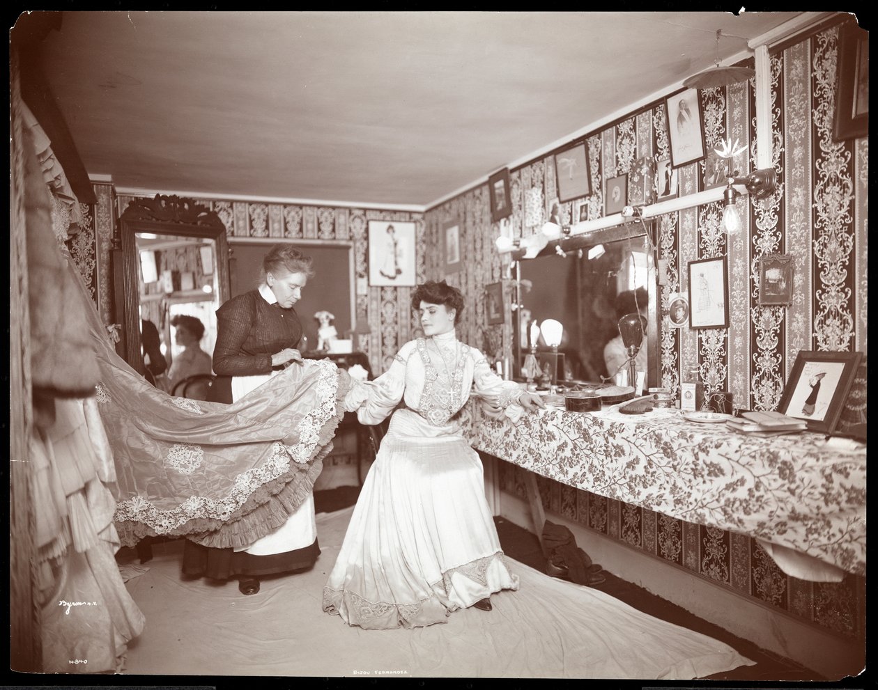 Bijou Fernandez, 1902 (silvergelatintryck) av Byron Company