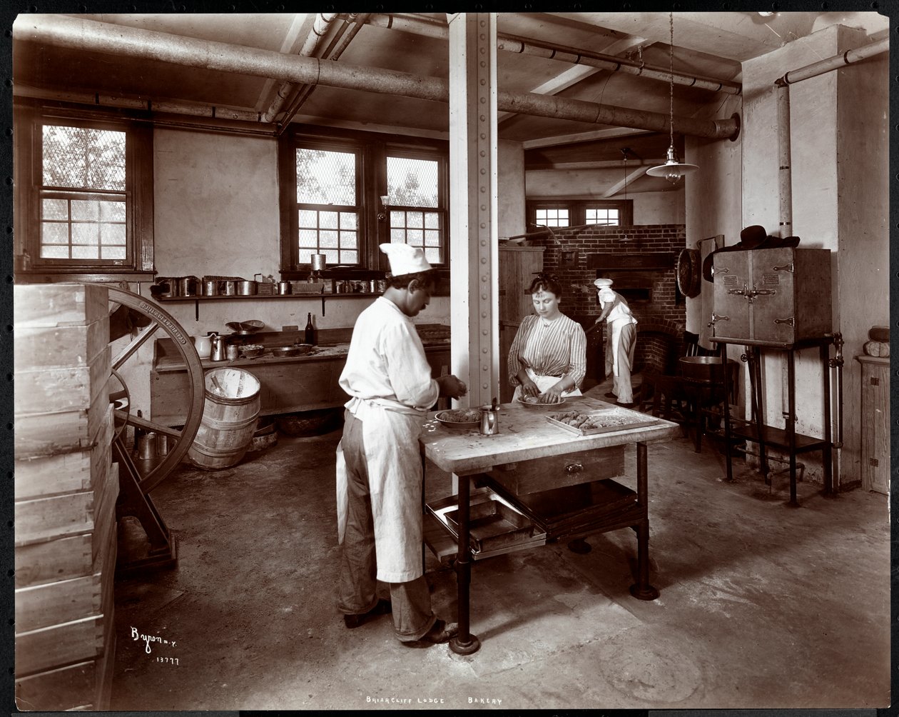 Briarcliff Lodge Bakery, 1902 (silvergelatintryck) av Byron Company