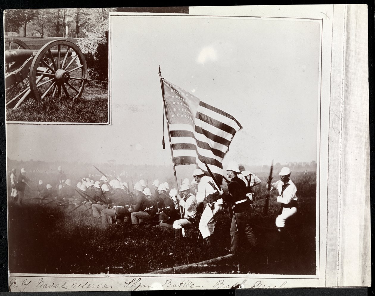 Kopia av en tidigare klippboksida med två bilder av Naval Reserves på Fishers Island, New York, 1895 (silvergelatintryck) av Byron Company