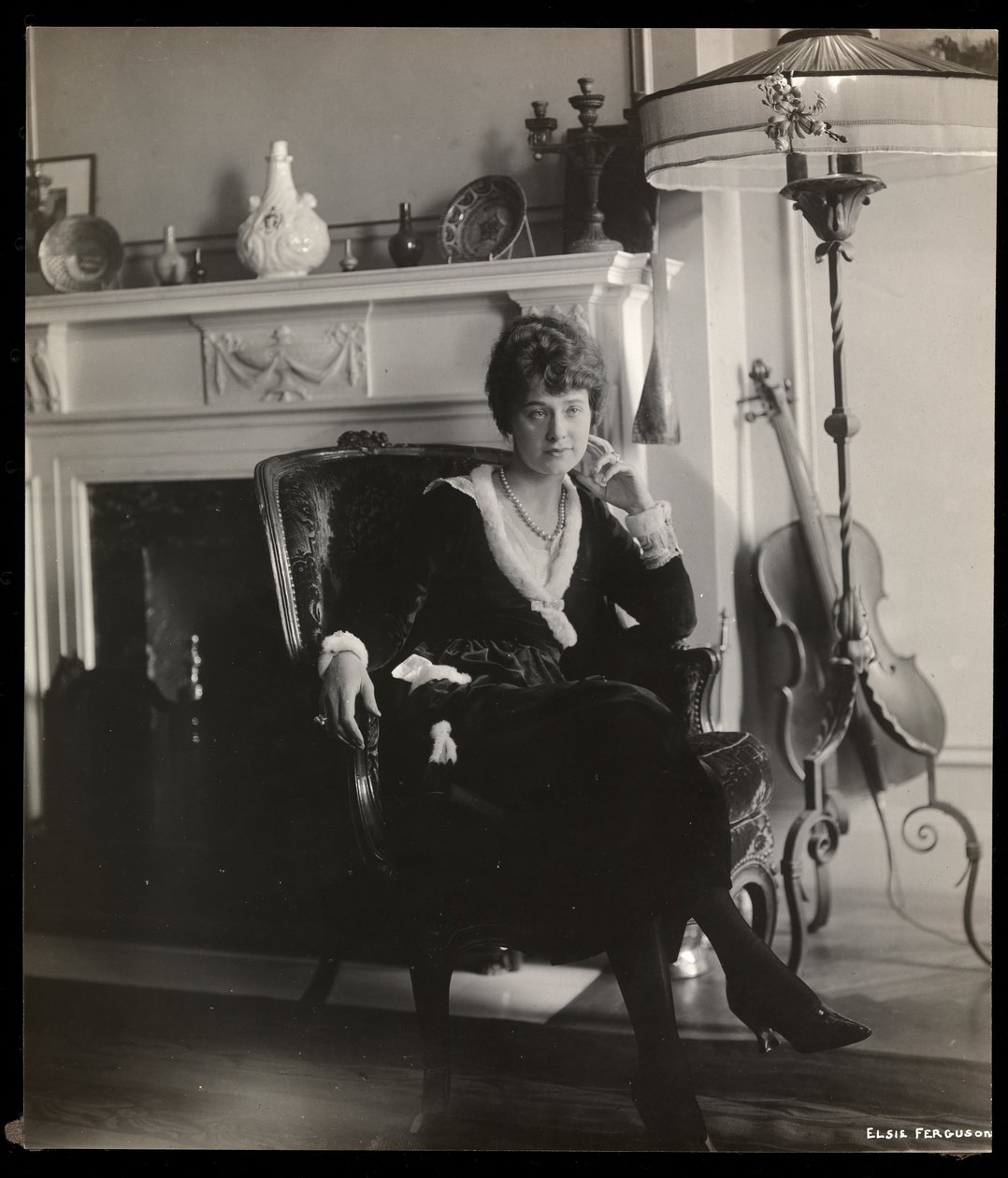 Elsie Ferguson, 1917 (silvergelatintryck) av Byron Company