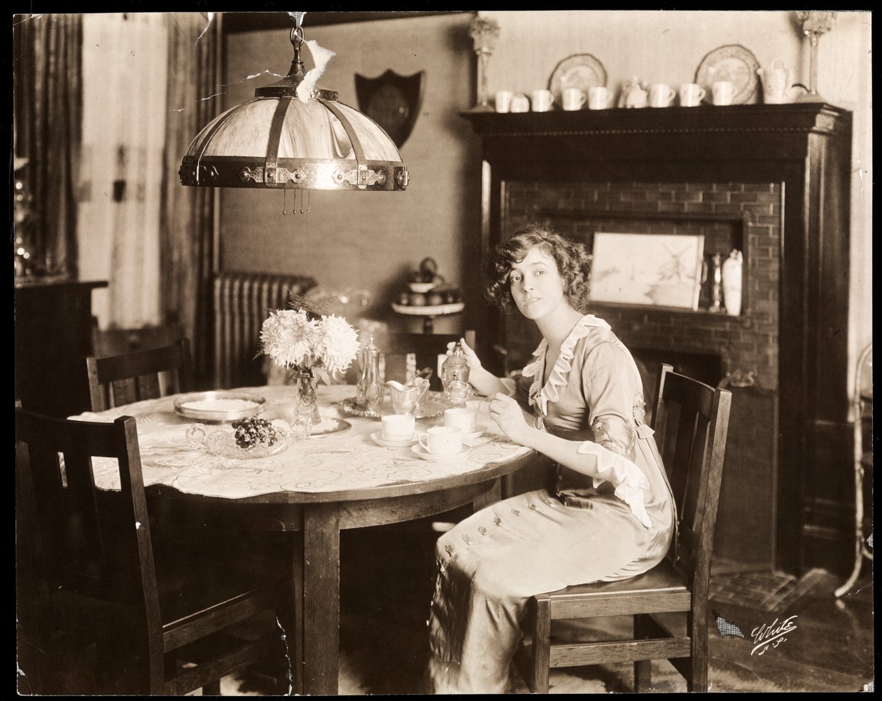 Elsie Janis, 1900-20 (silvergelatintryck) av Byron Company