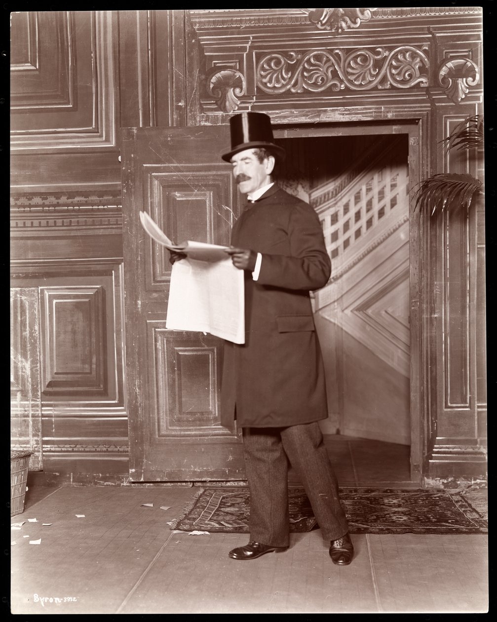 Illustration till "Detective Story du Jour", c.1898 (silvergelatintryck) av Byron Company