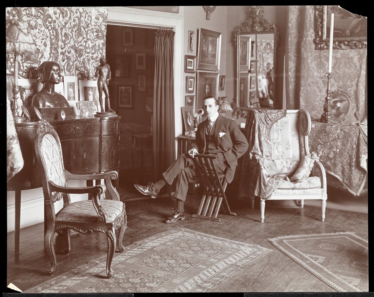 Malcolm Strauss i sin ateljé i New York, ca 1895 (silvergelatintryck) av Byron Company