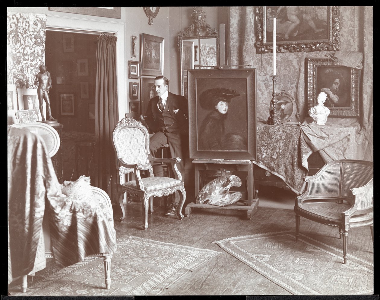 Malcolm Strauss i sit atelier i New York, ca. 1895 (sølv gelatinetryk) swed av Byron Company