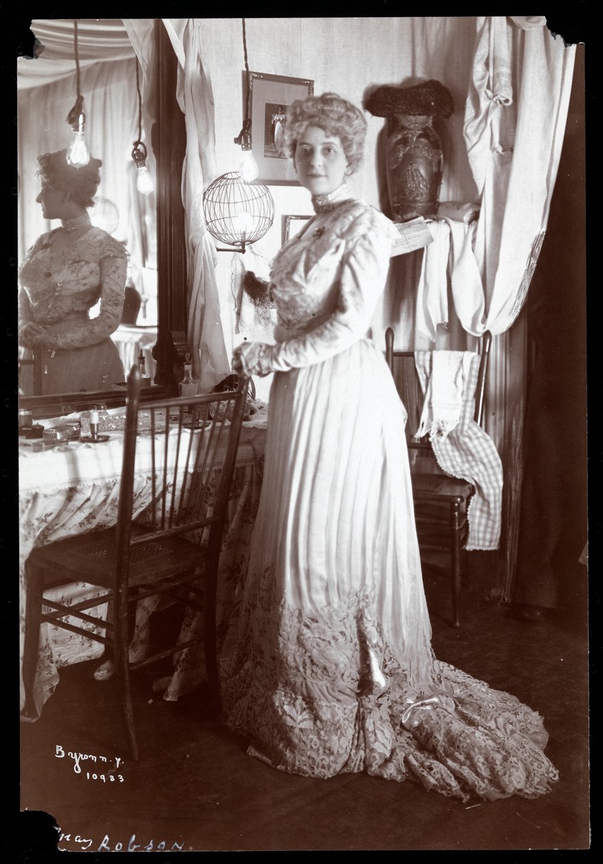May Robson, 1901 (silvergelatintryck) av Byron Company