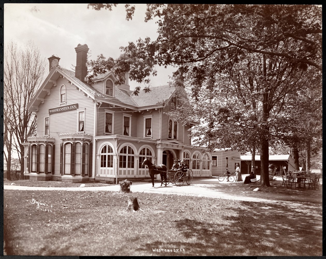 The Woodmasten Inn, Westchester, New York, 1901 (silvergelatintryck) av Byron Company