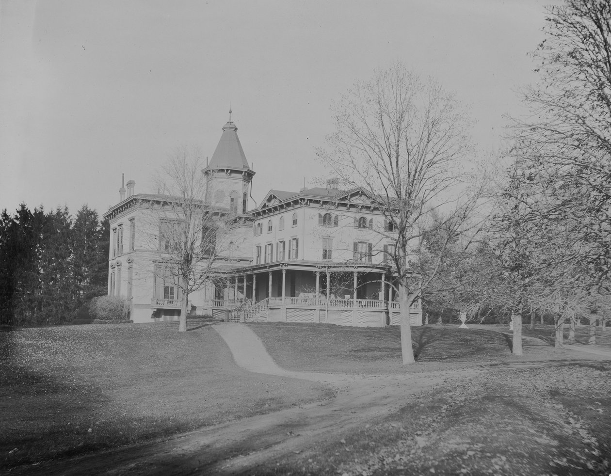 John Jacob Astors residens i Rhinecliff, New York, 1893-94 (silvergelatintryck) av Byron Company