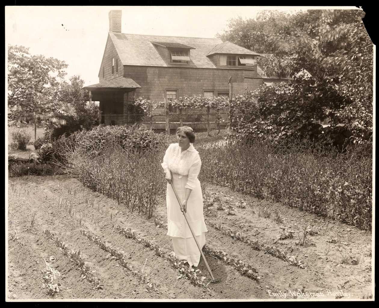 Emily Wakeman Hartley, ca 1913 (silvergelatintryck) av Byron Company