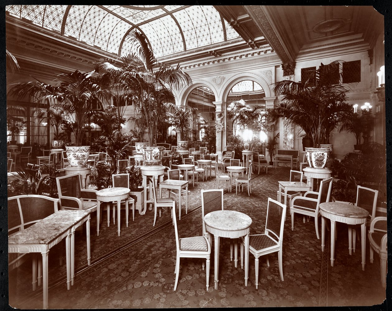 Lounge på Plaza Hotel, ca 1907 (silvergelatin) av Byron Company