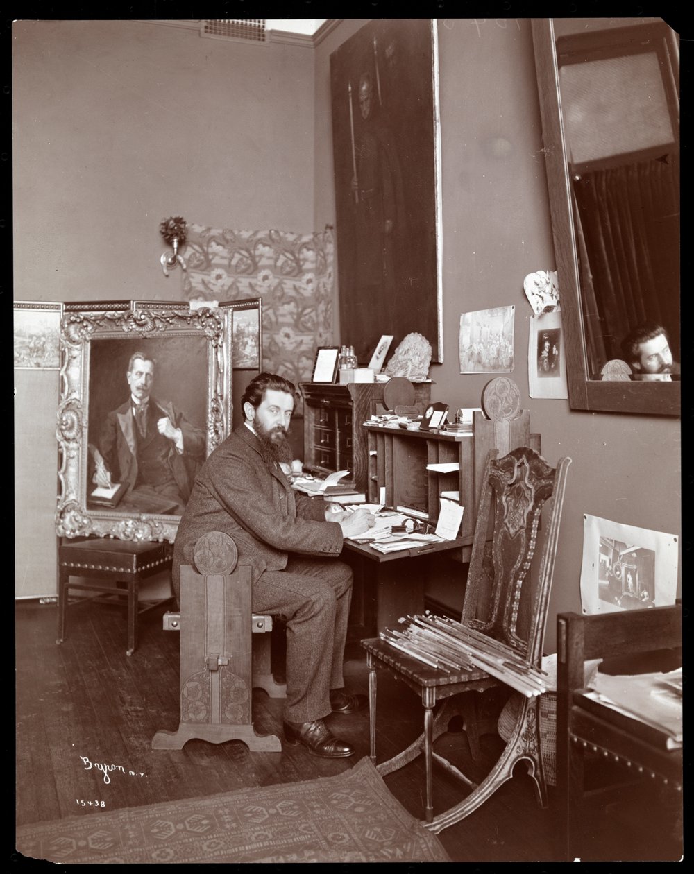 Porträtt av porträttmålaren Richard Hall, 1903 (silvergelatintryck) av Byron Company
