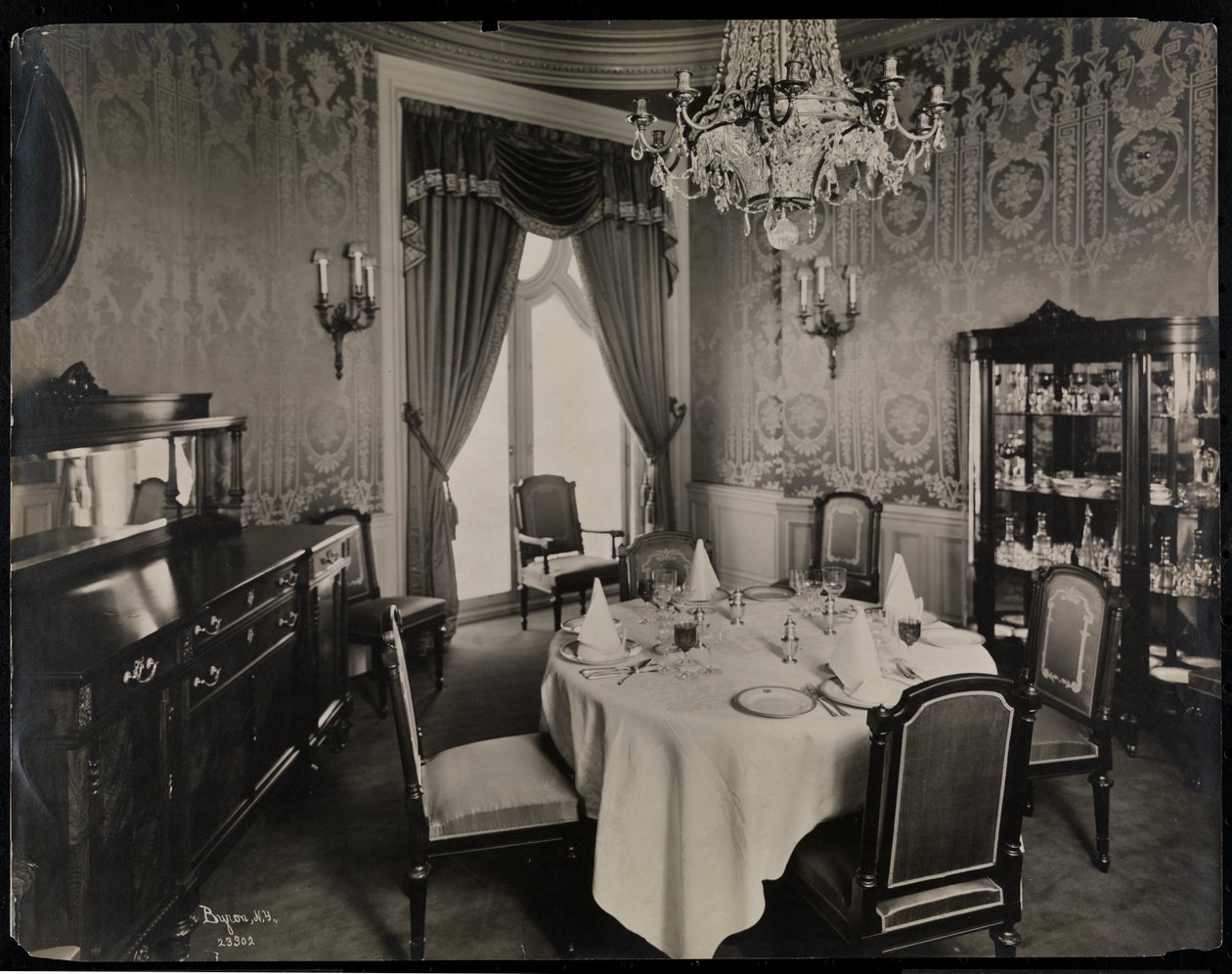 Privat matsal på Hotel Knickerbocker, 1906 (silvergelatintryck) av Byron Company