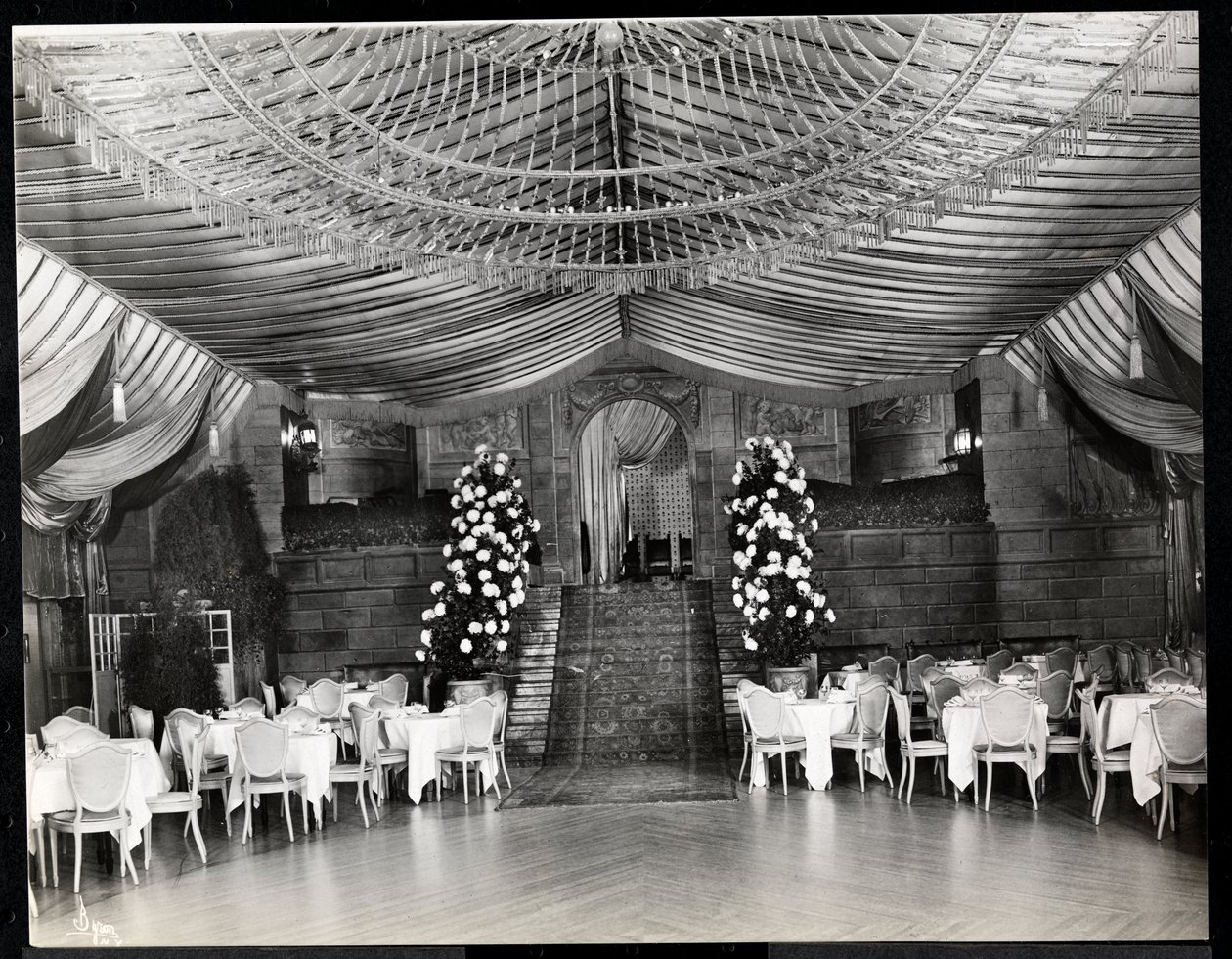 Receptionsrummet på Ritz-Carlton Hotel, 1915 eller 1916 (silvergelatintryck) av Byron Company