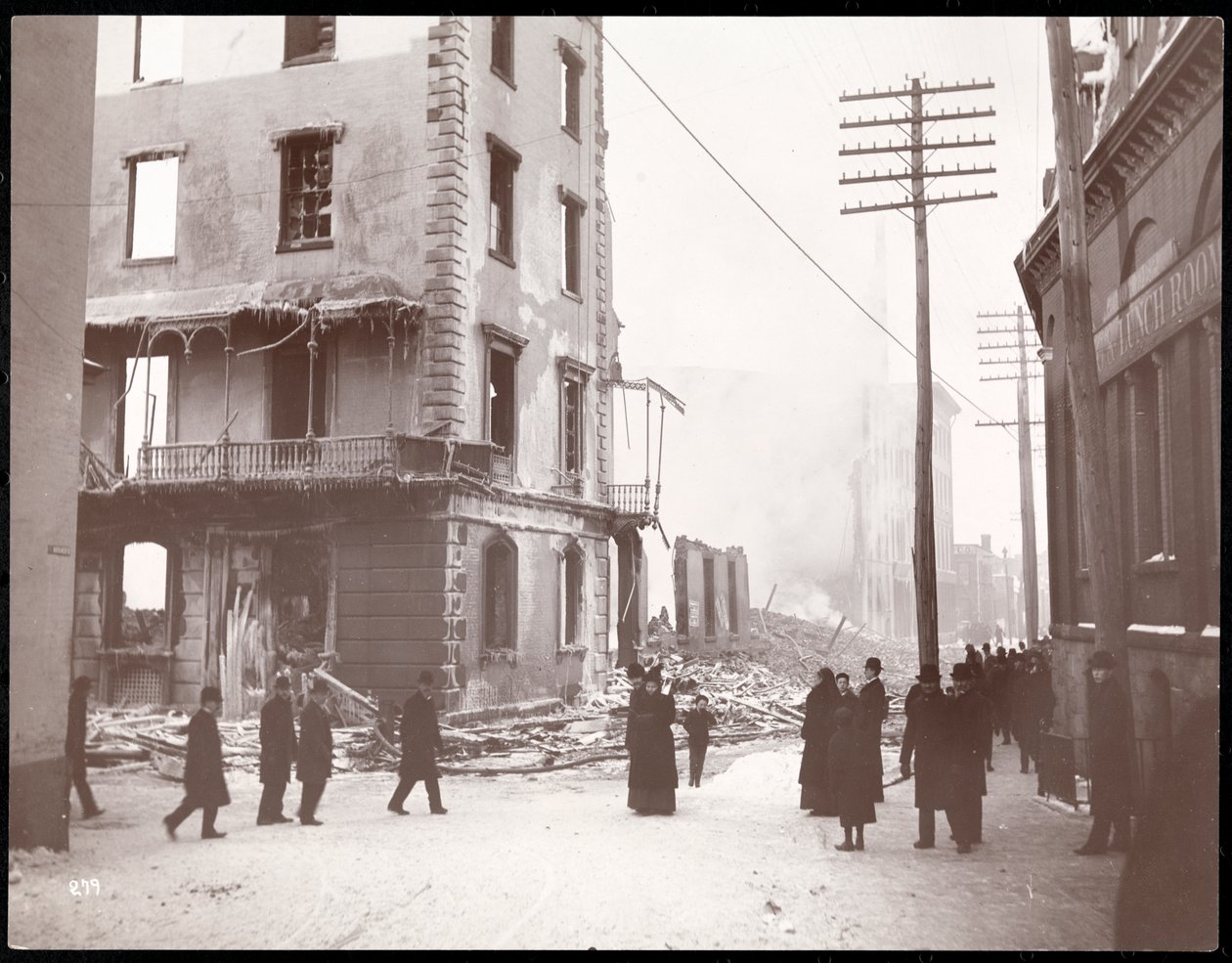 Ruins of the Delavan House Hotel, Albany, New York, 1894 (silvergelatintryck) av Byron Company