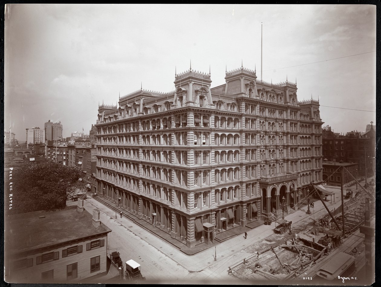 The Park Avenue Hotel, 32nd to 33rd Street, New York, 1901 eller 1902 (silvergelatintryck) av Byron Company