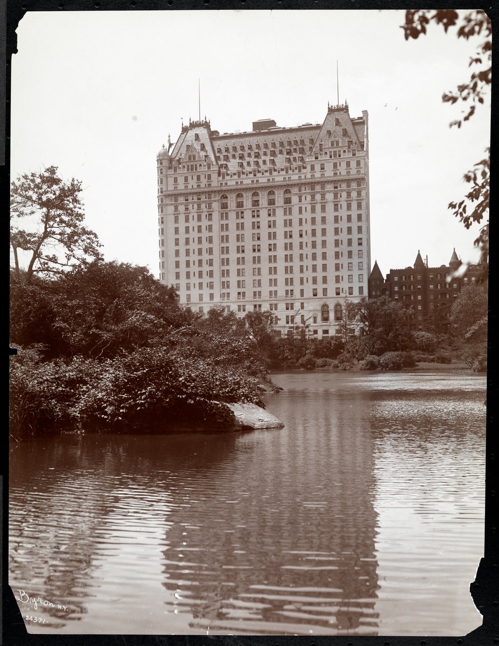 The Plaza Hotel, 5th Avenue och 59th Street, New York, 1907 (silvergelatintryck) av Byron Company