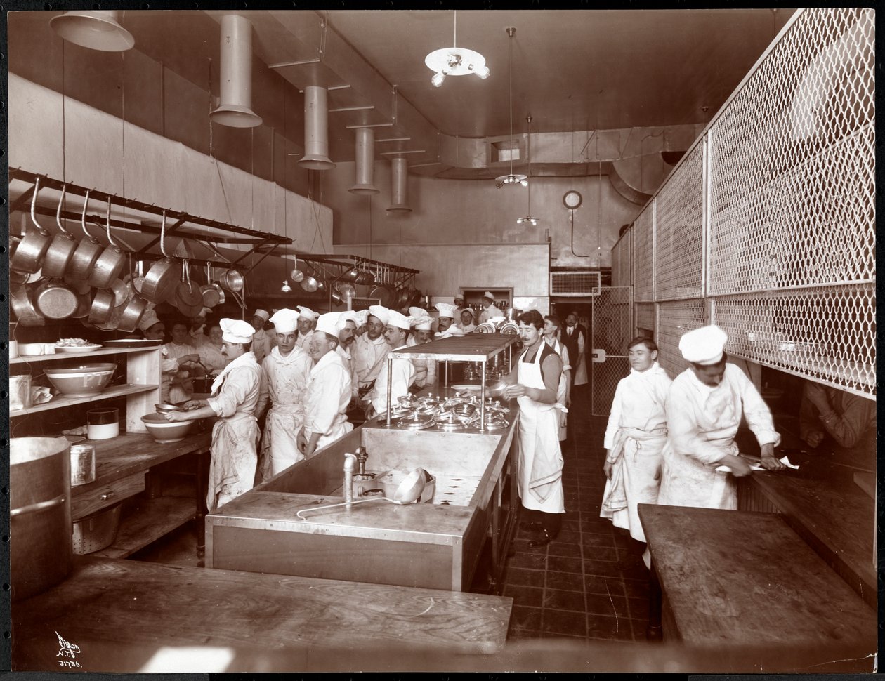 Köket på Philadelphia Ritz-Carlton Hotel, 1913 (silvergelatintryck) av Byron Company