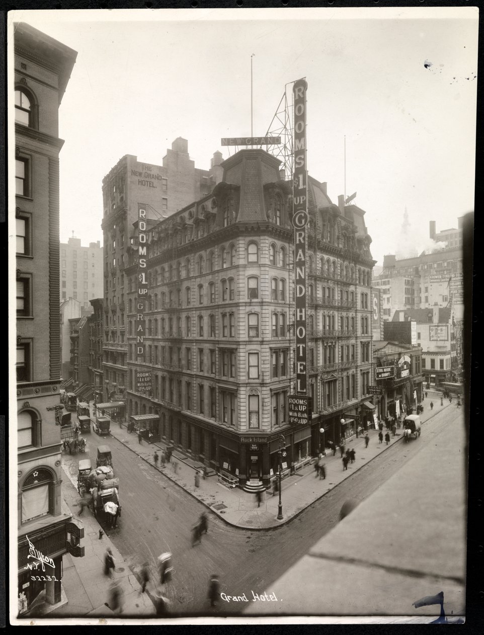 Utsikt över Grand Hotel ay 31st Street och Broadway, New York, ca 1914 (silvergelatintryck) av Byron Company
