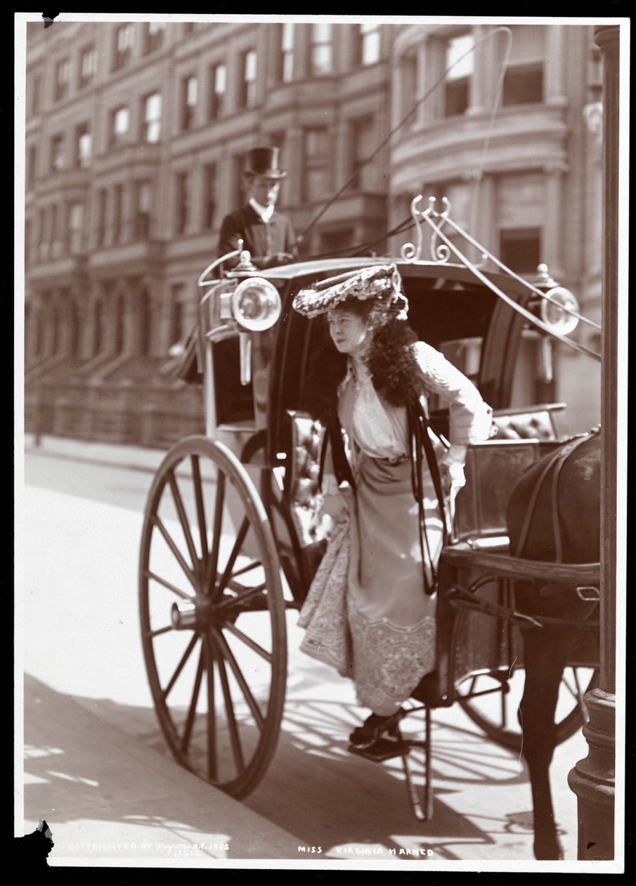 Virginia Harned (Mrs. E.H. Sothern, 1:a) 1902 (silvergelatintryck) av Byron Company
