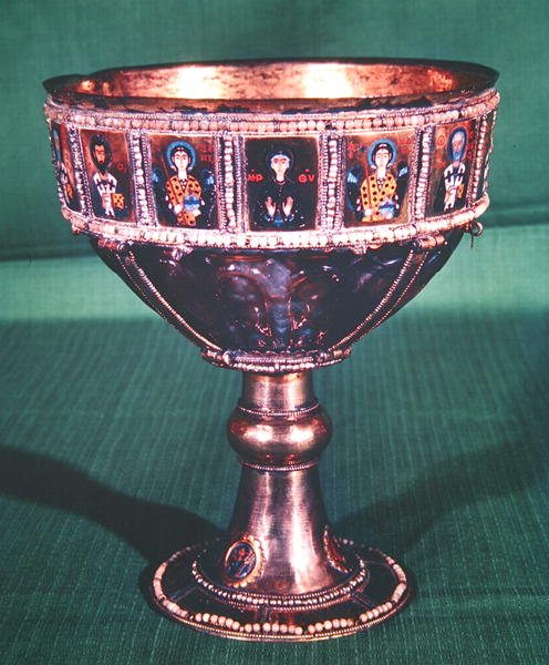 Kalk av kejsar Romanos II (940-963) c.960 (sardonyx, förgylld silver, cloisonne-emalj och pärla) (se även 230930) av Byzantine