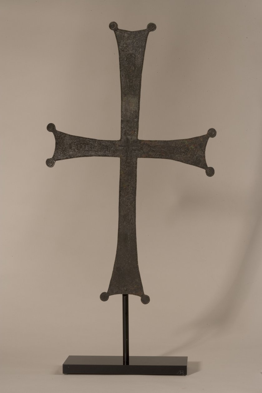 Processionskors med inskuren inskription, 900-1100-talet e.Kr. (brons) (se även 247951) av Byzantine