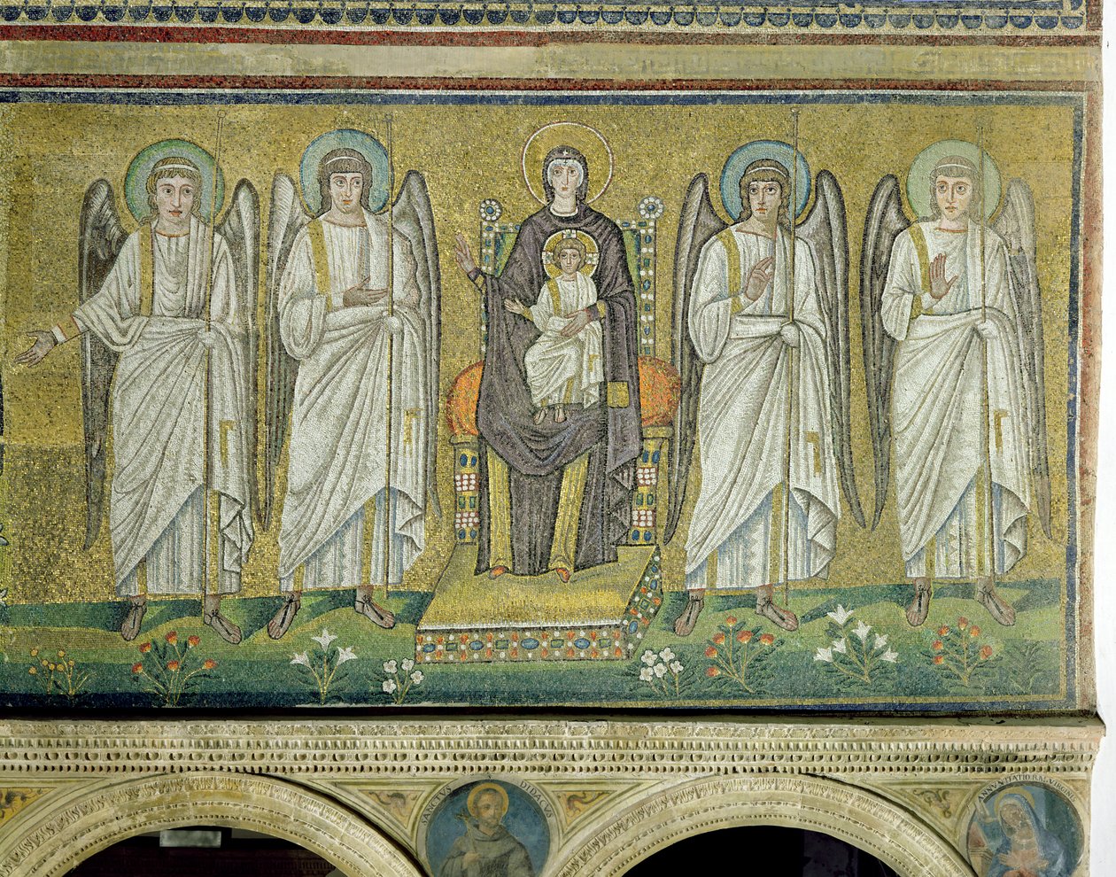 Madonna och barn tronade och flankerade av änglar (mosaik) av Byzantine School
