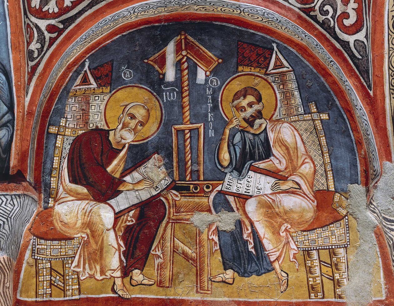 Evangelister Luke och Matteus skriver evangelier, Karanlik Kilise (Dark Church) (1100-1200-talet), Goreme (Unescos världsarvslista) av Byzantine