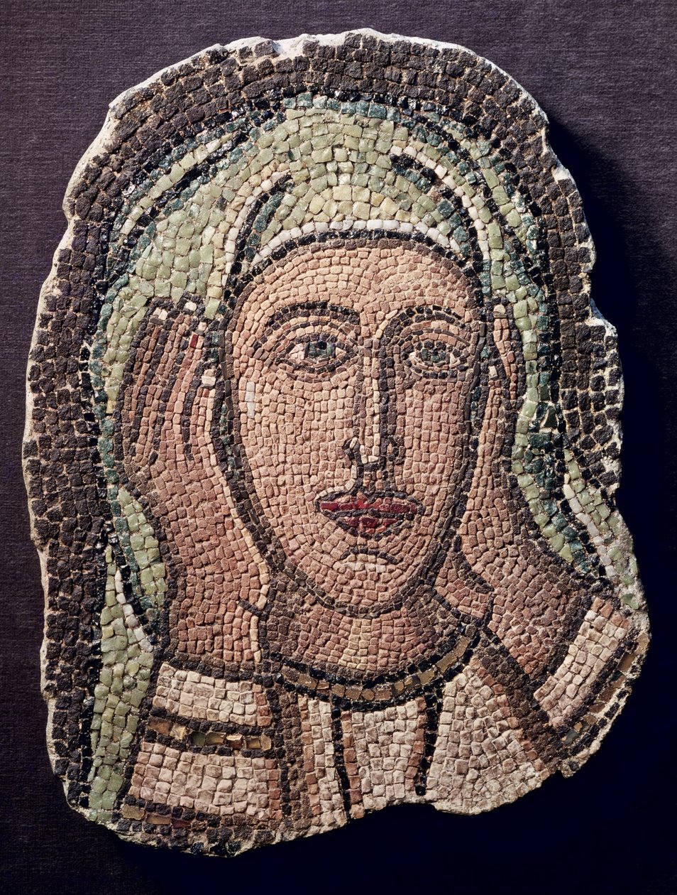 Huvudet på en av de heliga kvinnorna, från Turkiet (mosaik) av Byzantine