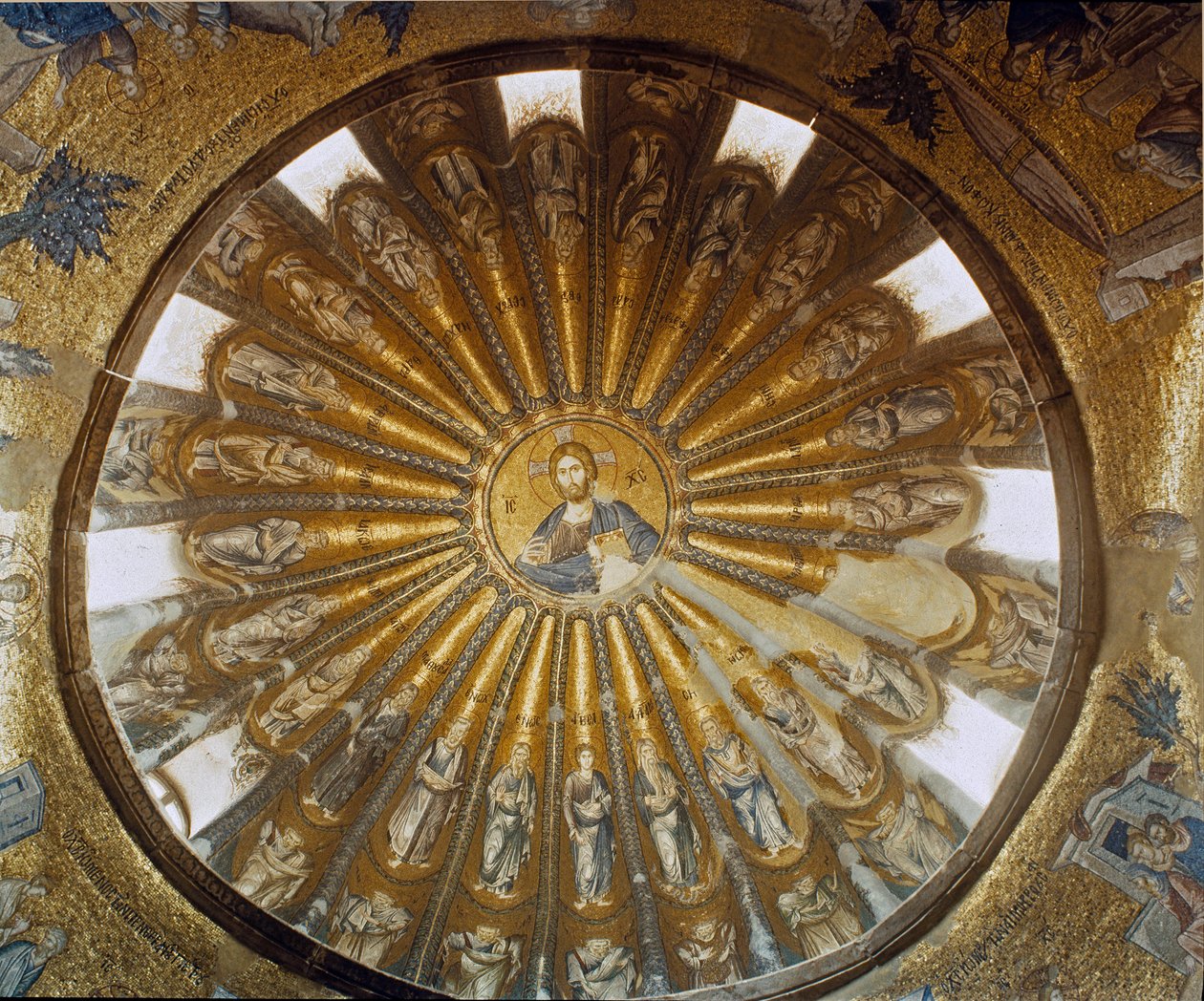Turkiet, Istanbul, St. Frälsarens kyrka i Chora (Helig Frälsare-i-Chora) (Kariye Camii). Södra kupolen av narthexen med Kristus i mitten. Bysantinsk konst förverkligades mellan 1315 och 1321. av Byzantine