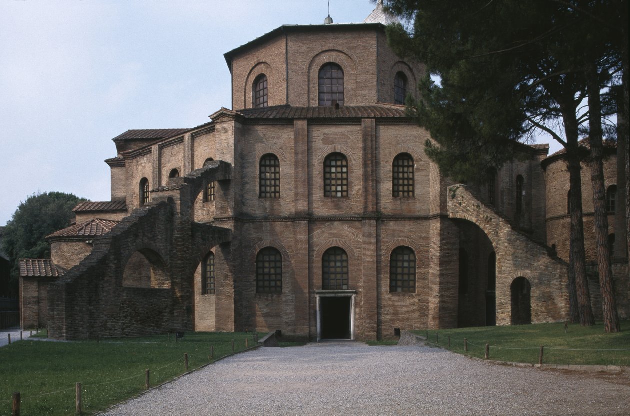 Exteriör vy av basilikan.547 AD av Byzantine School
