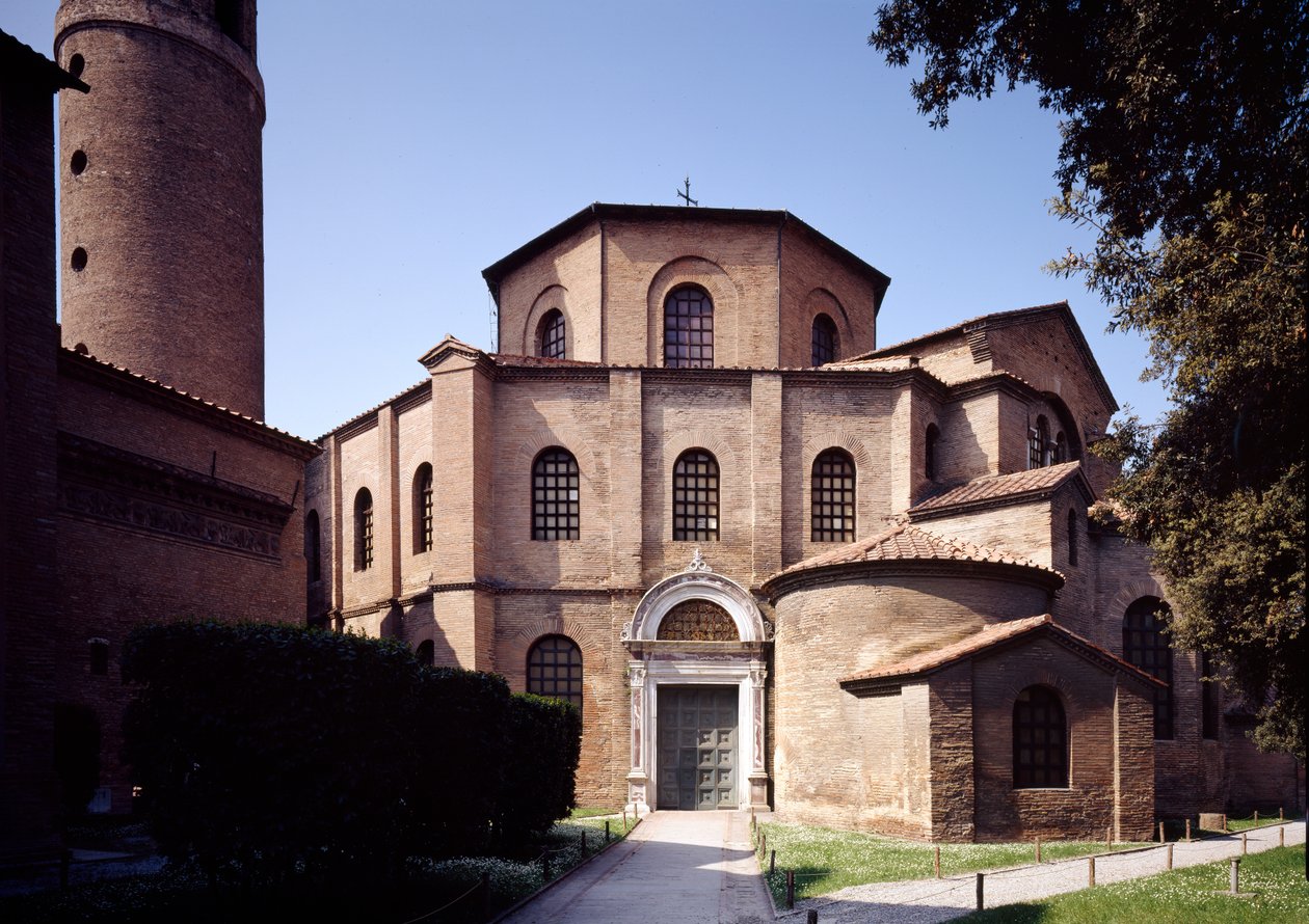 Kyrkans fasad, ca 547 e.Kr av Byzantine School