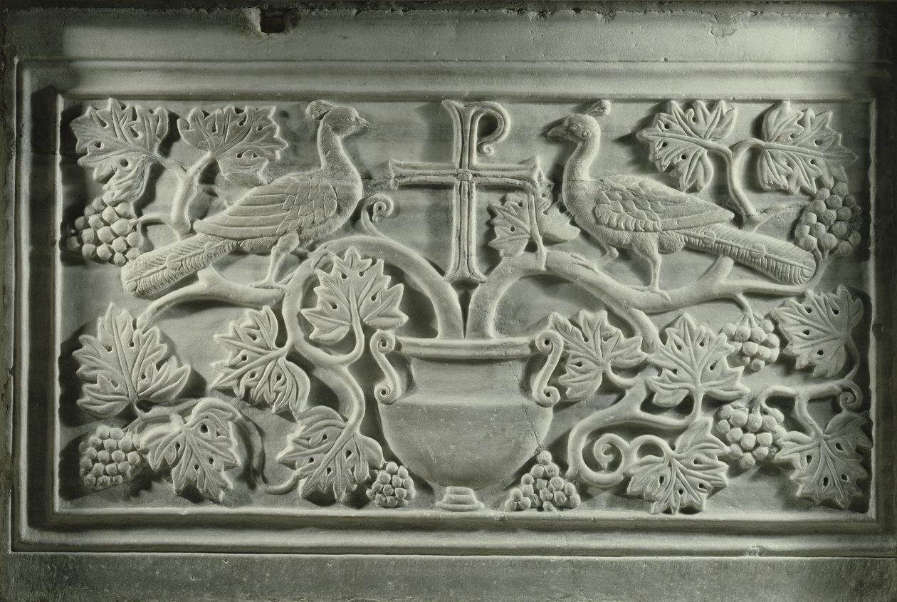 Påfåglar och vinrankor (marmor) av Byzantine School