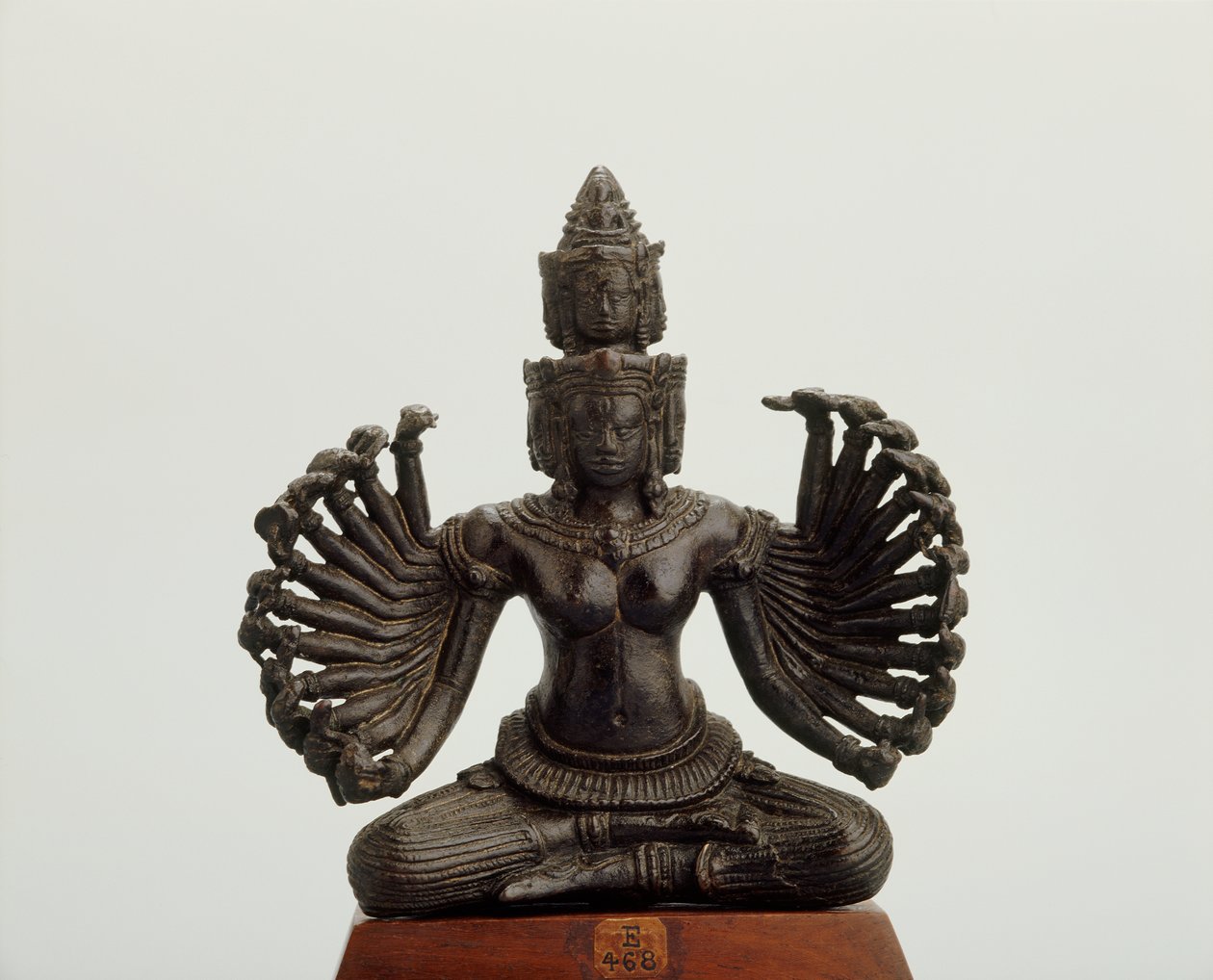 Prajnaparamita (brons) av Cambodian School