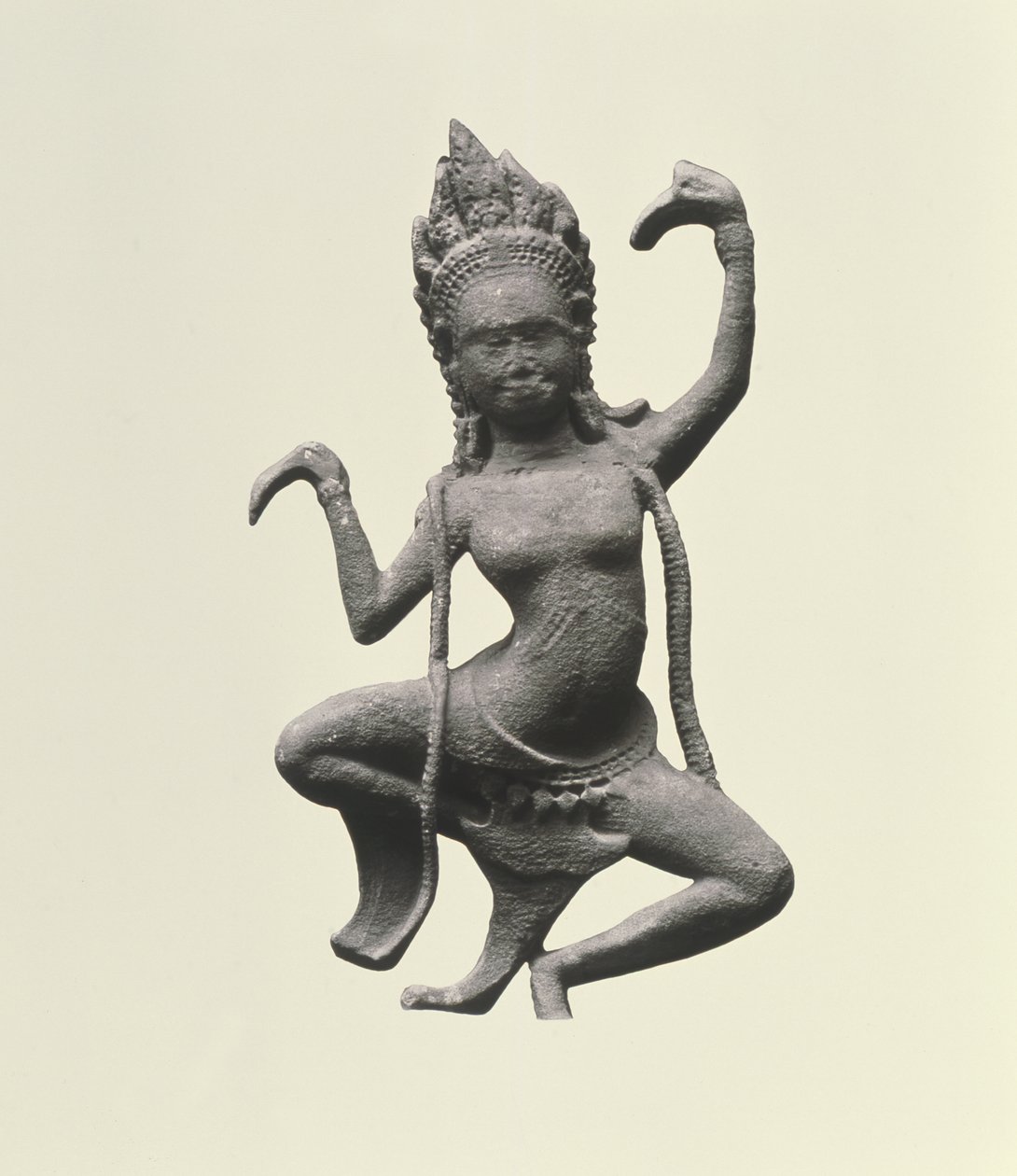 En dansande Apsaras, detalj från en fris, sent 1100-tal - tidigt 1200-tal (sten) (detalj med 155540) av Cambodian Cambodian