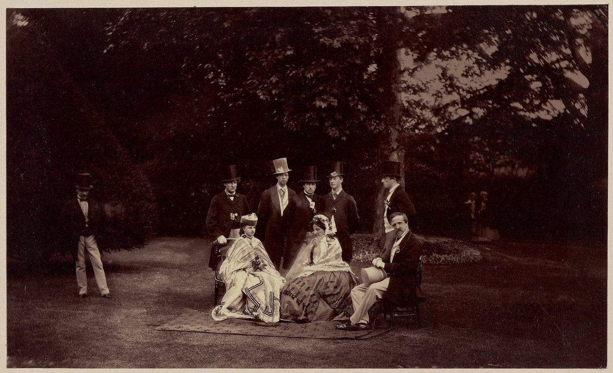 Grupp av deras kungliga högheter prinsessan Clementine de Saxe Cobourg Gotha, hennes söner och dotter, hertigen av Aumale, greven av Eu, hertigen av Alencon och hertigen av Penthievre. av Camille Silvy