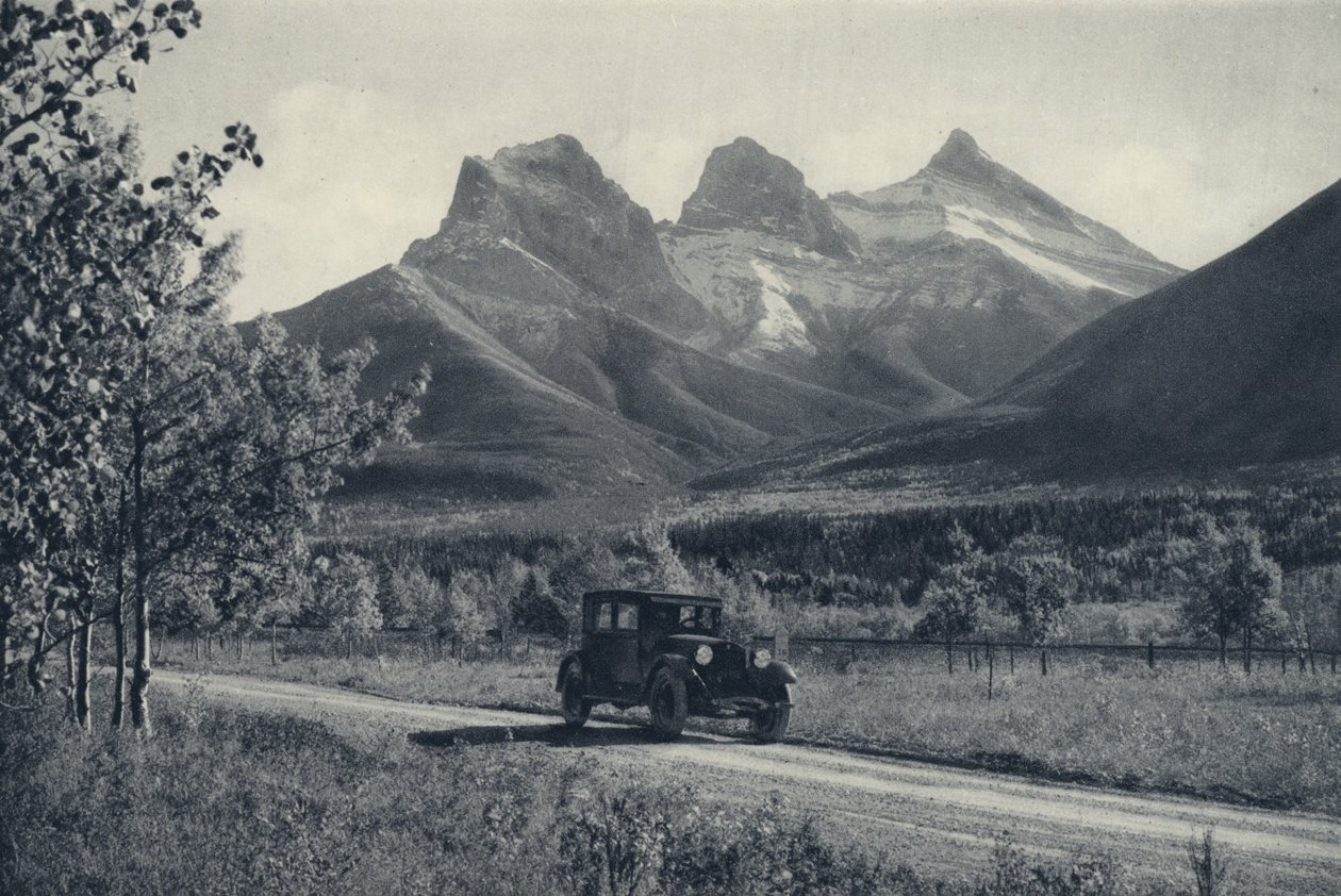 Klippiga bergen i Kanada: Three Sisters, Banff (svartvitt foto) av Canadian Photographer