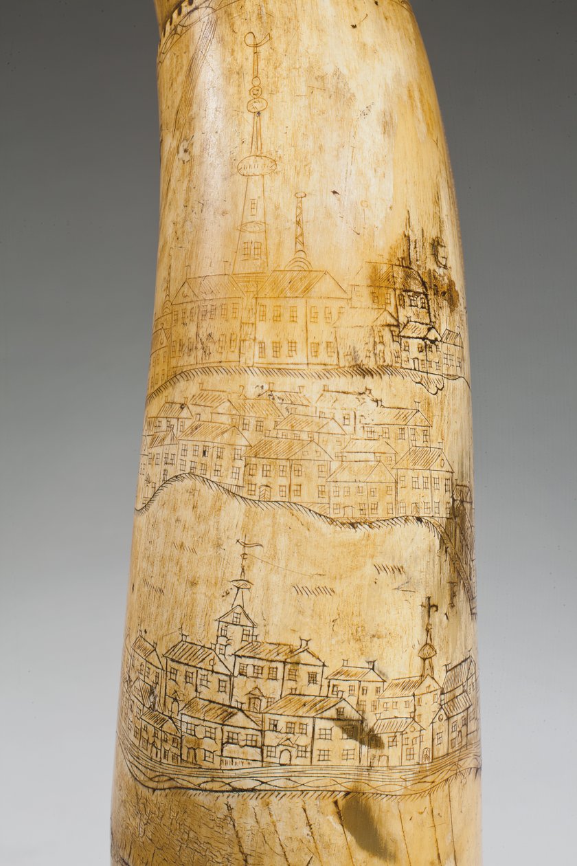 Pulverhorn, graverad med en karta över St. Lawrencefloden i området Quebec, ca 1759 (horn) (se även 997377-79) av Canadian School