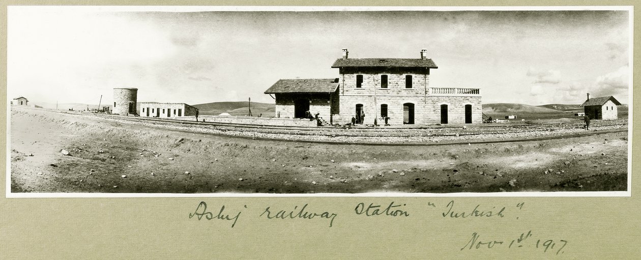 Asluj järnvägsstation, 1 november 1917 av Capt. Arthur Rhodes