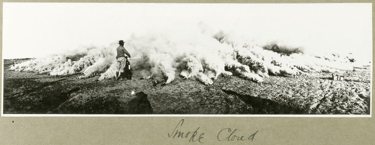Rökmoln, södra Palestina, september 1917 av Capt. Arthur Rhodes