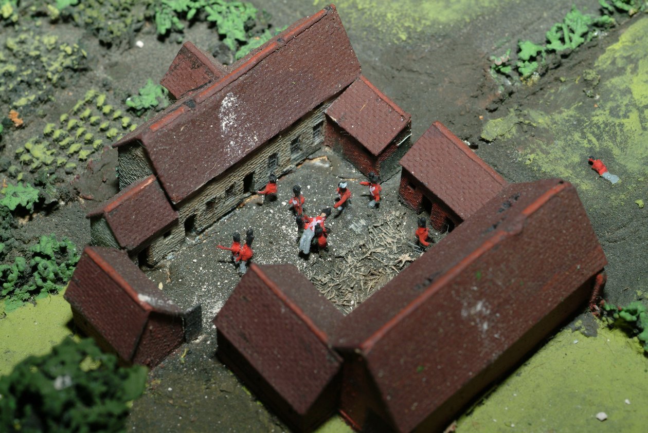 Diorama från slaget vid Waterloo som visar trupper placerade kl. 19.45 den 18 juni 1815 (blandade media) (detaljer) av Capt. William Siborne