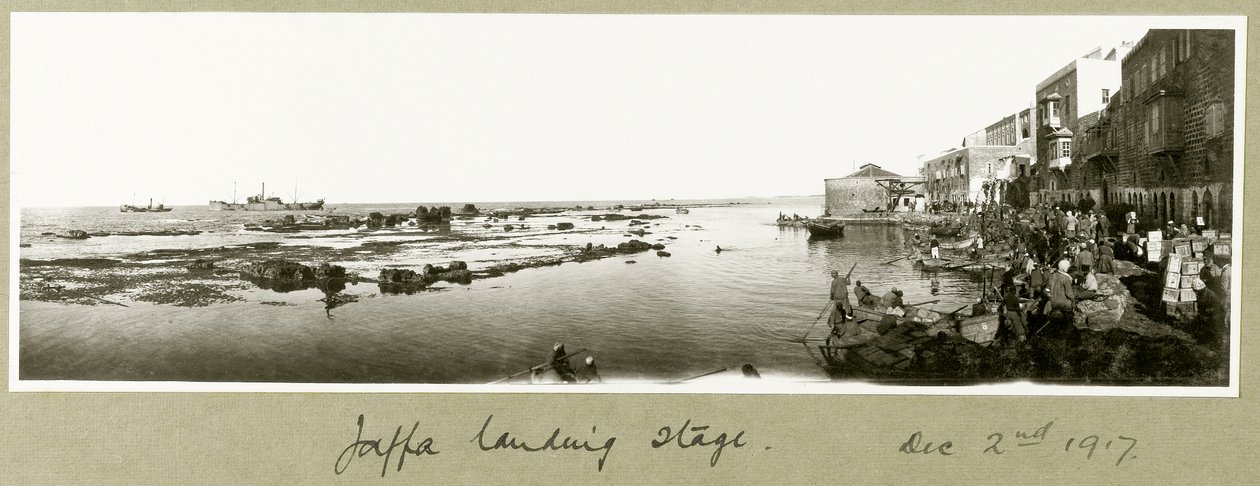 Landsteg i Jaffa, 2 december 1917 av Capt. Arthur Rhodes