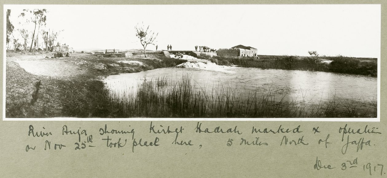 Floden Auja, som visar Khirbet Hadrah, 3 december 1917 av Capt. Arthur Rhodes