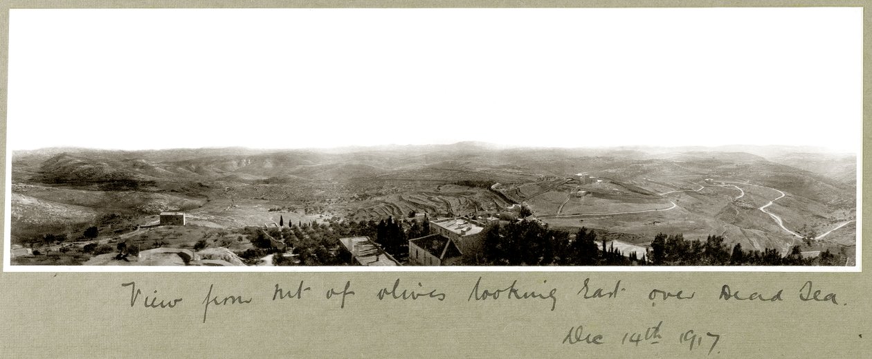 Utsikt från Olivberget med blick österut över Döda havet, 14 december 1917 av Capt. Arthur Rhodes